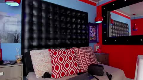 ---Cloe--- online show from 11-05-25, 07:36