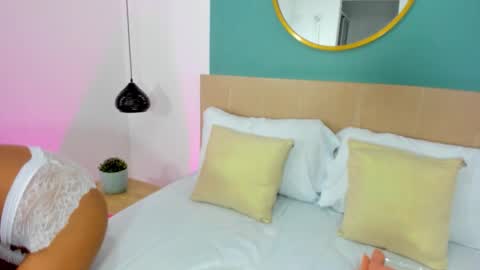 C L O E Y  online show from 01-10-26, 12:29