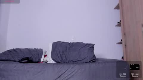 Snapshot of cloudy_pigdude chatting on 03-12-25, 04:19 CRISTIAN online show from 03-12-25, 04:19