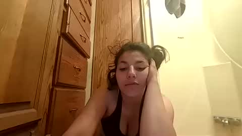 Snapshot of cloudybxtch69 chatting on 05-06-26, 01:47 cloudybxtch69 online show from 05-06-26, 01:47
