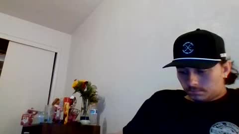 Snapshot of cloudyydayzz chatting on 02-17-26, 11:00 tallhungandcloudy online show from 02-17-26, 11:00