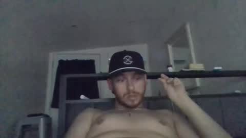Snapshot of cloudyydayzz chatting on 05-07-26, 04:18 tallhungandcloudy online show from 05-07-26, 04:18