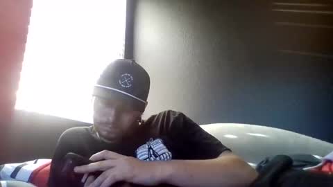 Snapshot of cloudyydayzz chatting on 05-11-26, 02:45 tallhungandcloudy online show from 05-11-26, 02:45