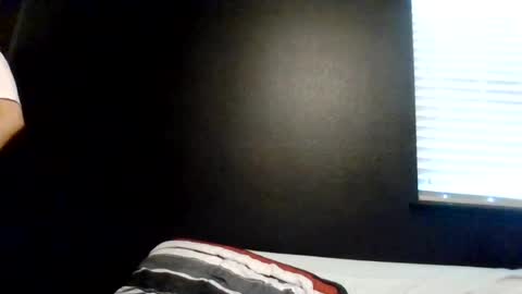 Snapshot of cloudyydayzz chatting on 06-22-26, 01:07 tallhungandcloudy online show from 06-22-26, 01:07