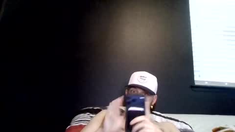 Snapshot of cloudyydayzz chatting on 06-22-26, 03:31 tallhungandcloudy online show from 06-22-26, 03:31