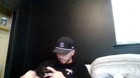 Snapshot of cloudyydayzz chatting on 06-26-26, 03:16 tallhungandcloudy online show from 06-26-26, 03:16