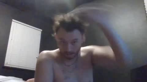 Snapshot of cloudyydayzz chatting on 06-30-26, 05:19 tallhungandcloudy online show from 06-30-26, 05:19