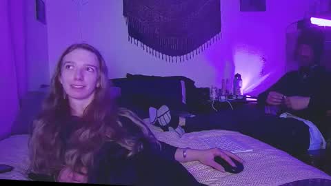 Clover online show from 04-04-26, 11:29