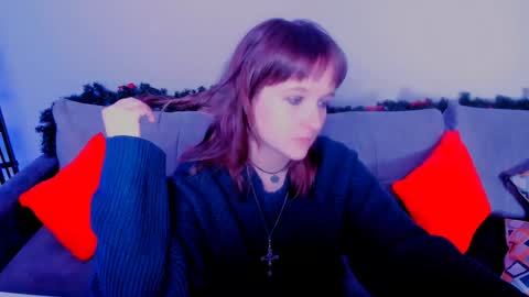 Snapshot of clover_red chatting on 01-04-25, 02:56 Clover follow me online show from 01-04-25, 02:56