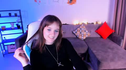 Snapshot of clover_red chatting on 01-14-25, 09:09 Clover follow me online show from 01-14-25, 09:09