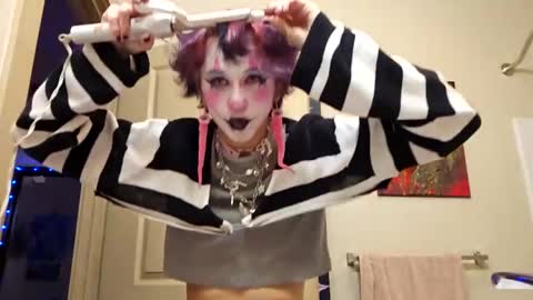 Snapshot of clownbambi chatting on 02-05-25, 07:50 clownbambi online show from 02-05-25, 07:50