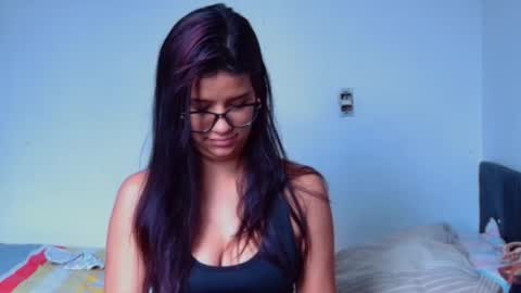 Snapshot of cluplechatur chatting on 12-20-24, 02:16 Meggan y Thiago online show from 12-20-24, 02:16