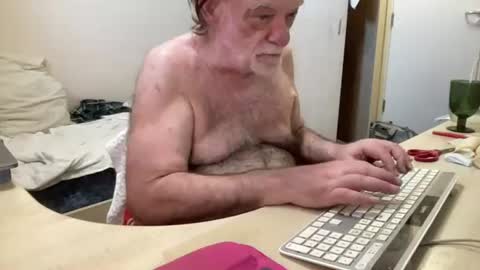 Snapshot of coach_karl chatting on 07-20-26, 11:45 Coach Karl Porn Star Tip me all the way to my next trip online show from 07-20-26, 11:45
