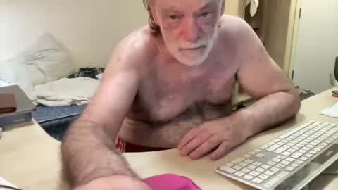 Snapshot of coach_karl chatting on 07-21-26, 11:56 Coach Karl Porn Star Tip me all the way to my next trip online show from 07-21-26, 11:56