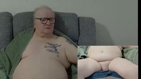 Snapshot of cockneymack51 chatting on 09-29-25, 07:57 Charlie. online show from 09-29-25, 07:57