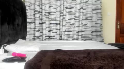 Snapshot of coco_leila chatting on 02-10-25, 03:13 coco_leila online show from 02-10-25, 03:13