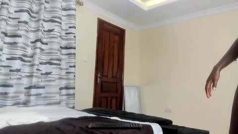 Snapshot of coco_leila chatting on 02-11-25, 06:19 coco_leila online show from 02-11-25, 06:19