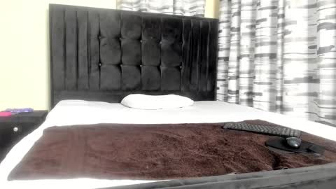 Snapshot of coco_leila chatting on 02-15-25, 08:22 coco_leila online show from 02-15-25, 08:22