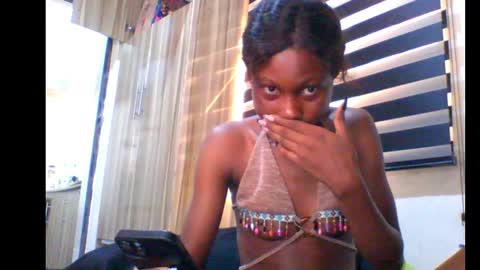 coco_petitqueen online show from 01-19-25, 02:06