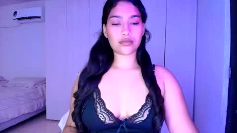 cocoa886863 online show from 11-05-25, 12:10