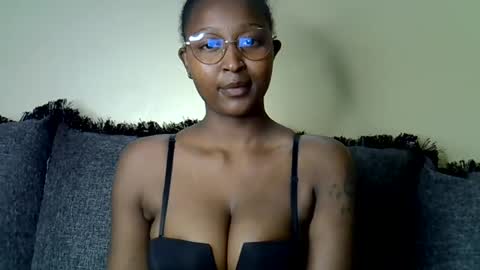 Snapshot of cocobaby_ chatting on 07-05-26, 08:27 Coco online show from 07-05-26, 08:27