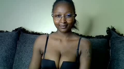 Snapshot of cocobaby_ chatting on 07-06-26, 03:03 Coco online show from 07-06-26, 03:03