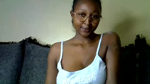Snapshot of cocobaby_ chatting on 07-07-26, 01:59 Coco online show from 07-07-26, 01:59