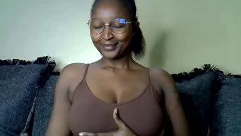 Snapshot of cocobaby_ chatting on 07-17-26, 09:19 Coco online show from 07-17-26, 09:19