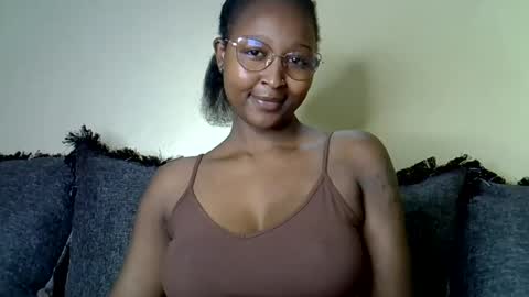 Snapshot of cocobaby_ chatting on 07-18-26, 02:32 Coco online show from 07-18-26, 02:32