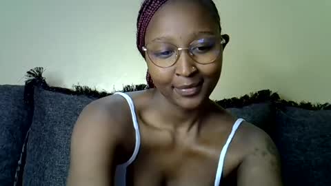 Snapshot of cocobaby_ chatting on 07-28-26, 09:03 Coco online show from 07-28-26, 09:03