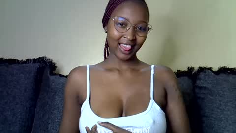 Snapshot of cocobaby_ chatting on 07-31-26, 09:03 Coco online show from 07-31-26, 09:03