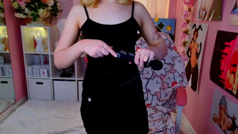 Mia online show from 01-08-25, 09:01