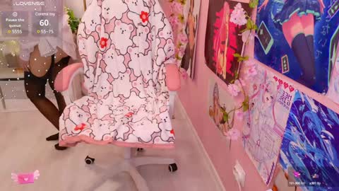 Mia online show from 02-06-25, 09:06