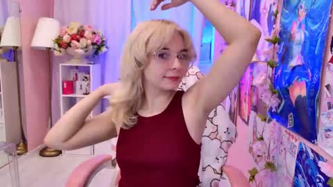 Mia online show from 09-10-25, 03:45