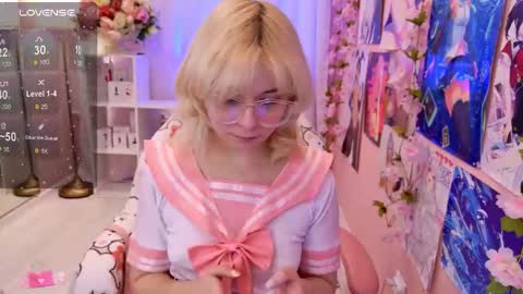 Mia online show from 09-23-25, 03:04