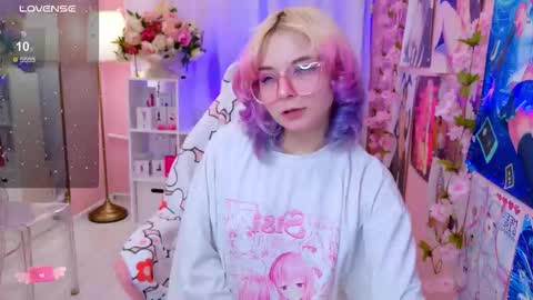 Mia online show from 11-07-25, 10:21