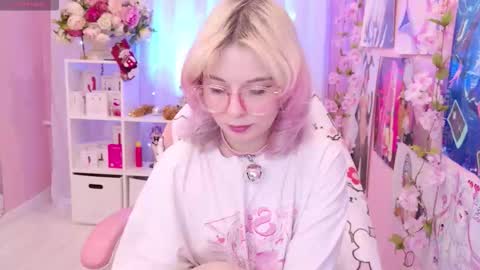 Mia online show from 12-19-25, 09:00