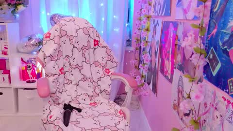 Mia online show from 02-12-26, 08:59