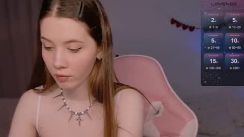 Snapshot of coddleweeper chatting on 11-26-25, 01:34 Hello guys my name is Coddle online show from 11-26-25, 01:34