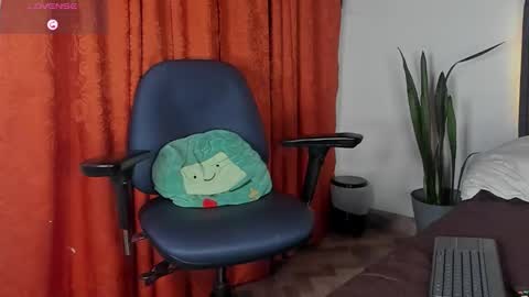 Snapshot of codyluke_ chatting on 11-14-25, 01:48 Cody Luke online show from 11-14-25, 01:48