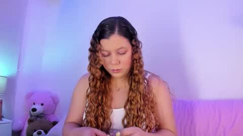 Snapshot of cofee_dreams chatting on 04-18-26, 07:29 Coffee Dreams online show from 04-18-26, 07:29