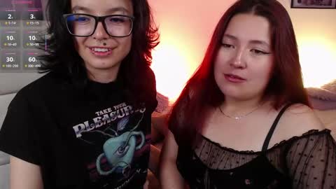 Phia And Luna online show from 10-15-25, 04:34