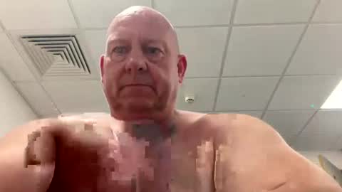 Snapshot of col4nows chatting on 08-01-26, 10:03 col4nows online show from 08-01-26, 10:03