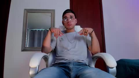 Snapshot of colecruz chatting on 10-09-25, 07:12 Cole online show from 10-09-25, 07:12
