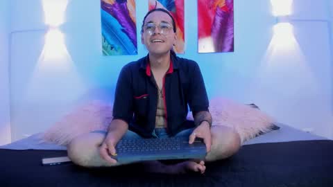 Snapshot of colecruz chatting on 10-15-25, 07:14 Cole online show from 10-15-25, 07:14