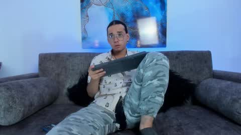 Snapshot of colecruz chatting on 10-16-25, 07:15 Cole online show from 10-16-25, 07:15