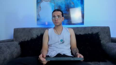 Snapshot of colecruz chatting on 10-18-25, 02:29 Cole online show from 10-18-25, 02:29