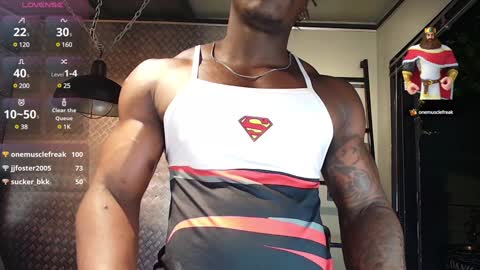 Snapshot of colethunder chatting on 01-10-25, 01:32 ColeThunder online show from 01-10-25, 01:32