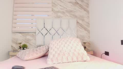 Snapshot of colett_hall chatting on 05-28-26, 11:51 colett online show from 05-28-26, 11:51