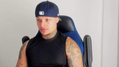 Snapshot of colin_prince2 chatting on 12-24-24, 03:27 COLIN online show from 12-24-24, 03:27